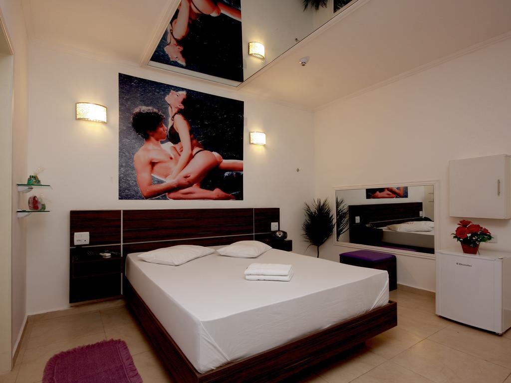 I9 Motel (Adults Only) Santos  Szoba fotó